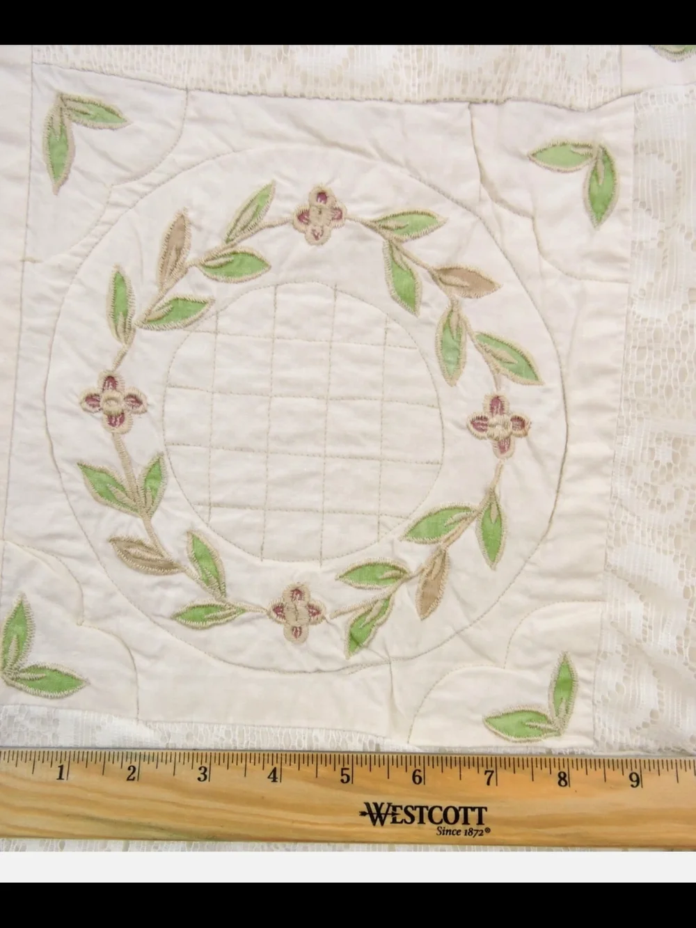 Full/Queen Bed Quilt And Pillow Shams